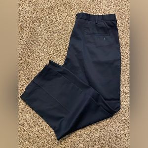 Haggar Clothing Classic Fit NO IRON Khakis 38x29